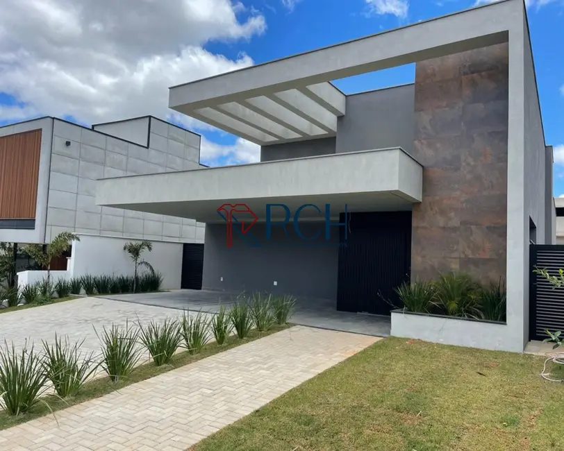 Foto 1 de Casa de Condomínio com 3 quartos à venda, 236m2 em Votorantim - SP