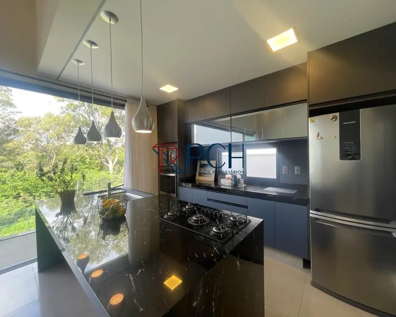 Casa de Condomínio com 3 quartos à venda, 270m2 em Alphaville Nova Esplanada, Votorantim - SP - imagem 8 Foto 8 de Casa de Condomínio com 3 quartos à venda, 270m2 em Alphaville Nova Esplanada, Votorantim - SP