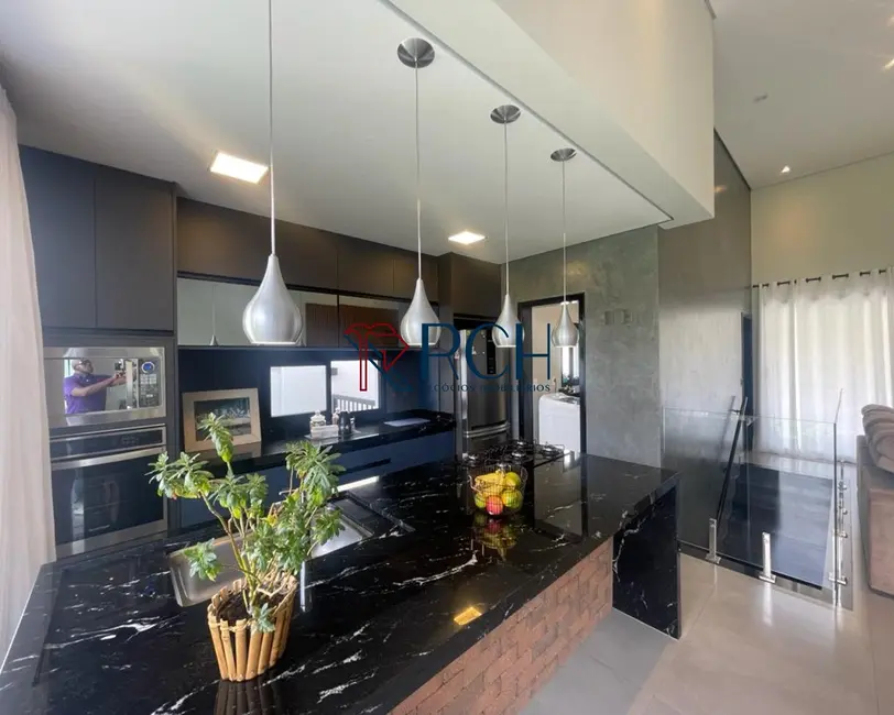 Casa de Condomínio com 3 quartos à venda, 270m2 em Alphaville Nova Esplanada, Votorantim - SP - imagem 4 Foto 4 de Casa de Condomínio com 3 quartos à venda, 270m2 em Alphaville Nova Esplanada, Votorantim - SP