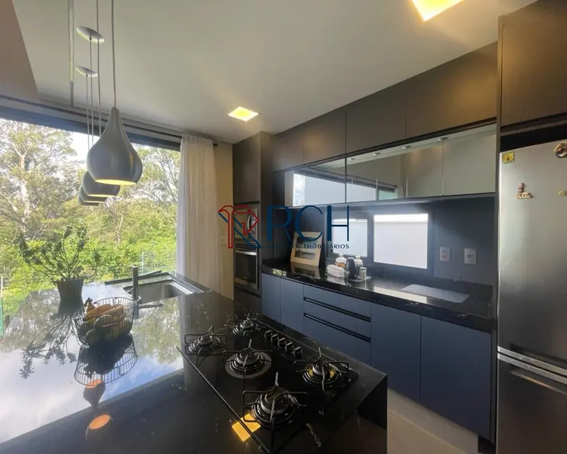 Casa de Condomínio com 3 quartos à venda, 270m2 em Alphaville Nova Esplanada, Votorantim - SP - imagem 5 Foto 5 de Casa de Condomínio com 3 quartos à venda, 270m2 em Alphaville Nova Esplanada, Votorantim - SP