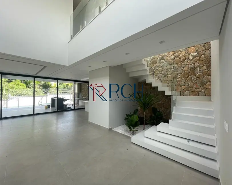 Casa de Condomínio com 3 quartos à venda, 350m2 em Alphaville Nova Esplanada, Votorantim - SP - imagem 3 Foto 3 de Casa de Condomínio com 3 quartos à venda, 350m2 em Alphaville Nova Esplanada, Votorantim - SP