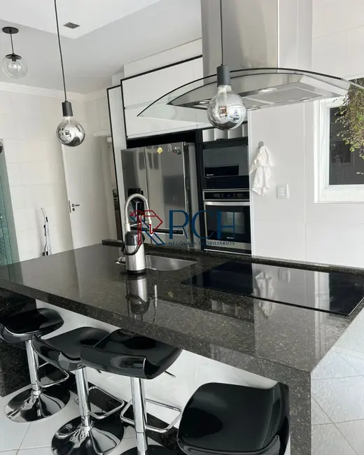 Casa de Condomínio com 3 quartos à venda, 200m2 em Iporanga, Sorocaba - SP - imagem 5 Foto 5 de Casa de Condomínio com 3 quartos à venda, 200m2 em Iporanga, Sorocaba - SP