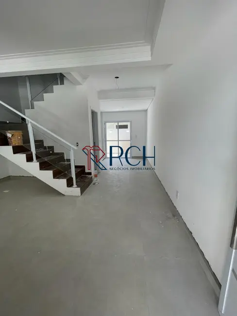 Foto 2 de Casa de Condomínio com 2 quartos para alugar, 118m2 em Jardim Simus, Sorocaba - SP