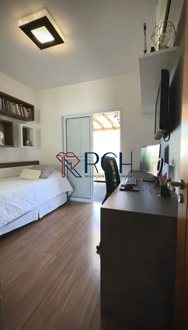 Casa de Condomínio com 3 quartos à venda, 200m2 em Wanel Ville, Sorocaba - SP - imagem 8 Foto 8 de Casa de Condomínio com 3 quartos à venda, 200m2 em Wanel Ville, Sorocaba - SP
