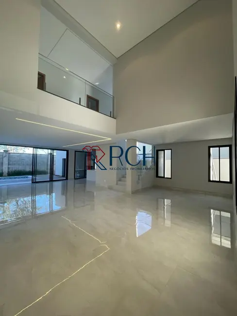 Foto 1 de Casa de Condomínio com 3 quartos à venda, 376m2 em Votorantim - SP
