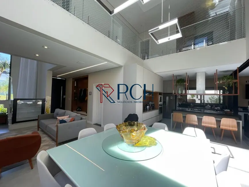 Foto 8 de Casa de Condomínio com 4 quartos à venda, 335m2 em Votorantim - SP