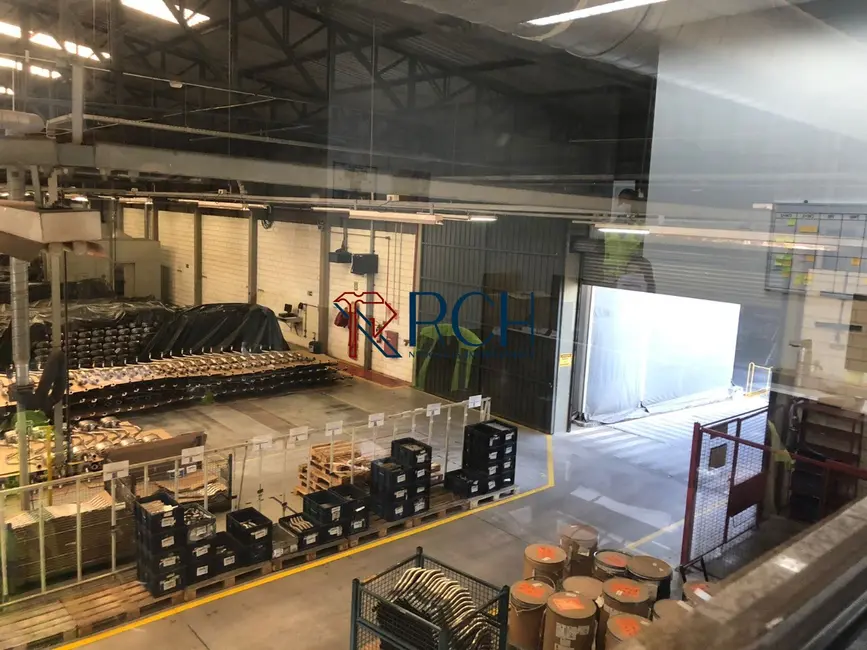 Armazém / Galpão para alugar, 2700m2 em Iporanga, Sorocaba - SP - imagem 3 Foto 3 de Armazém / Galpão para alugar, 2700m2 em Iporanga, Sorocaba - SP