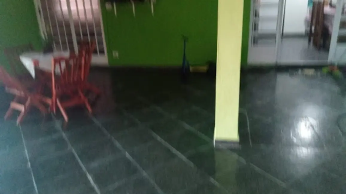 Foto 2 de Casa com 2 quartos à venda, 250m2 em Jardim São Luiz, Jacarei - SP