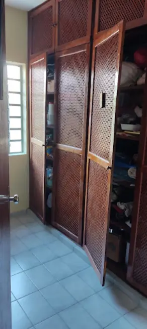 Foto 5 de Casa com 3 quartos à venda, 300m2 em Parque Santo Antônio, Jacarei - SP