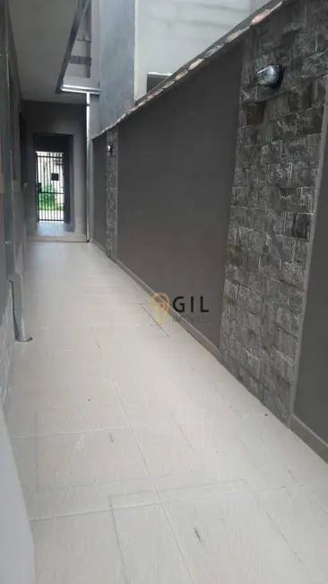 Sobrado com 4 quartos à venda, 127m2 em Jardim Emília, Jacarei - SP - imagem 4 Foto 4 de Sobrado com 4 quartos à venda, 127m2 em Jardim Emília, Jacarei - SP