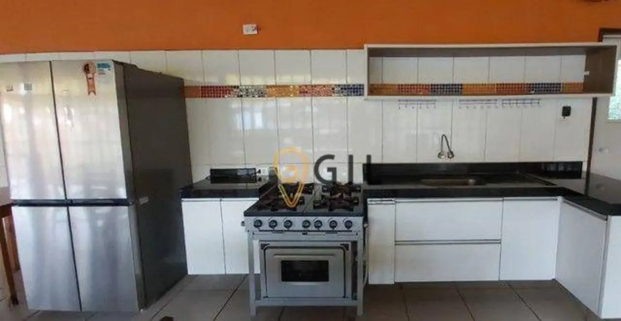 Chácara com 5 quartos à venda e para alugar, 6000m2 em Bom Jesus, Jacarei - SP - imagem 5 Foto 5 de Chácara com 5 quartos à venda e para alugar, 6000m2 em Bom Jesus, Jacarei - SP