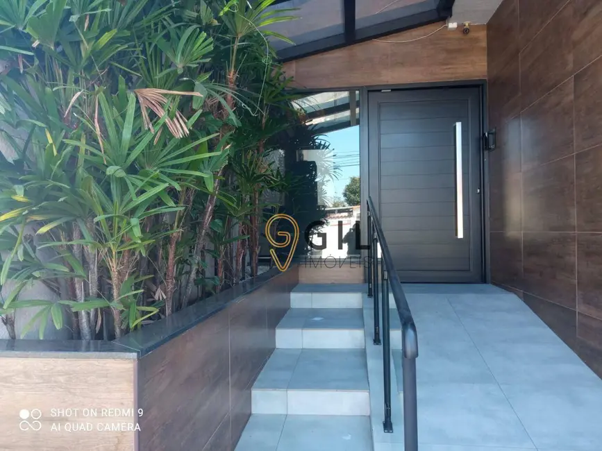 Foto 2 de Casa à venda, 175m2 em Vila Pinheiro, Jacarei - SP