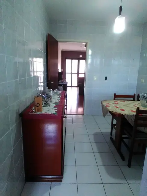 Foto 4 de Casa de Condomínio com 3 quartos à venda, 200m2 em Parque Califórnia, Jacarei - SP