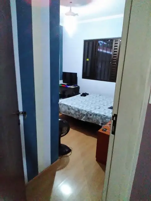 Foto 9 de Casa de Condomínio com 3 quartos à venda, 200m2 em Parque Califórnia, Jacarei - SP