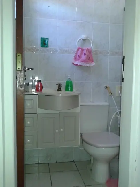 Foto 7 de Casa de Condomínio com 3 quartos à venda, 200m2 em Parque Califórnia, Jacarei - SP