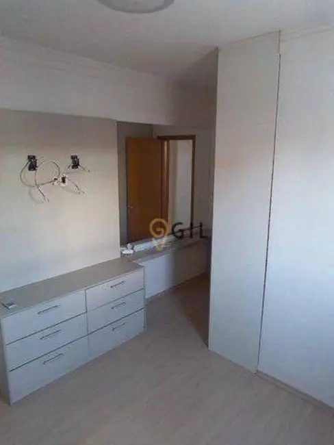 Foto 2 de Apartamento com 2 quartos à venda, 65m2 em Parque Santo Antônio, Jacarei - SP