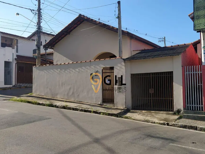 Foto 1 de Casa com 4 quartos à venda, 200m2 em Centro, Jacarei - SP