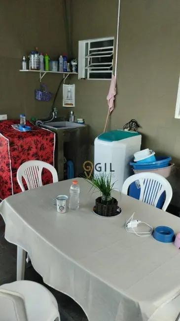 Foto 8 de Casa com 2 quartos à venda, 234m2 em Parque Santo Antônio, Jacarei - SP