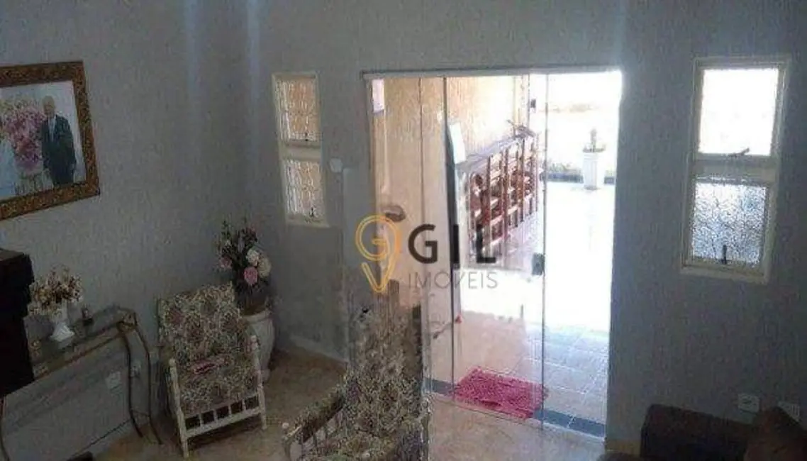 Foto 8 de Sobrado com 4 quartos à venda, 175m2 em Vila Nova Aliança, Jacarei - SP