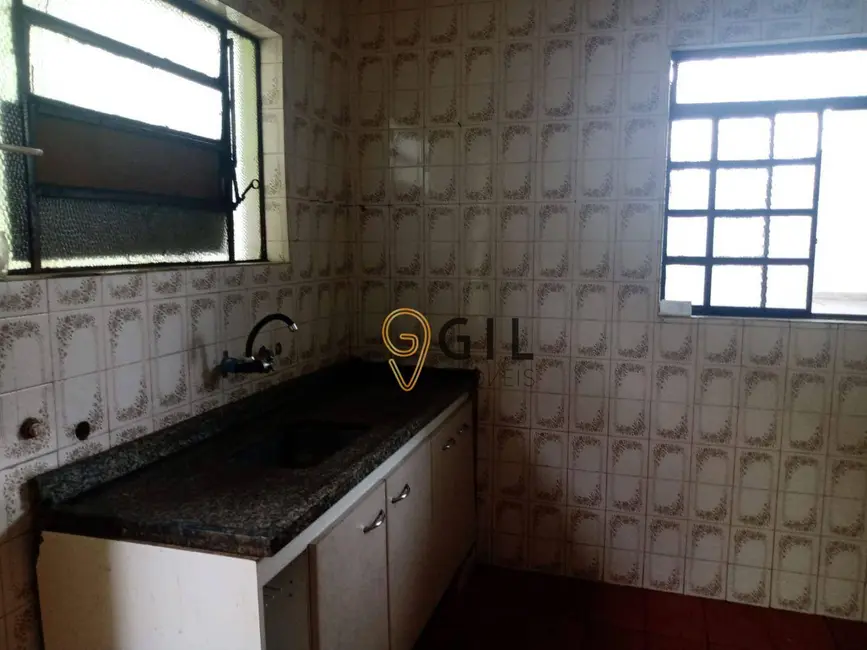 Foto 3 de Sobrado com 2 quartos à venda, 250m2 em Parque Santo Antônio, Jacarei - SP