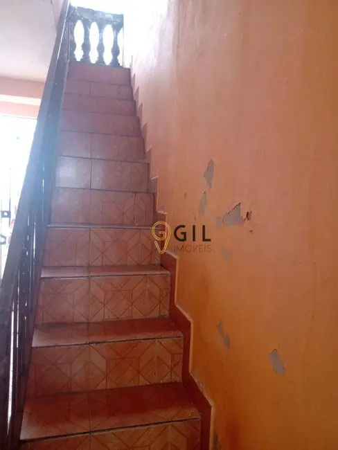 Foto 2 de Sobrado com 2 quartos à venda, 250m2 em Parque Santo Antônio, Jacarei - SP