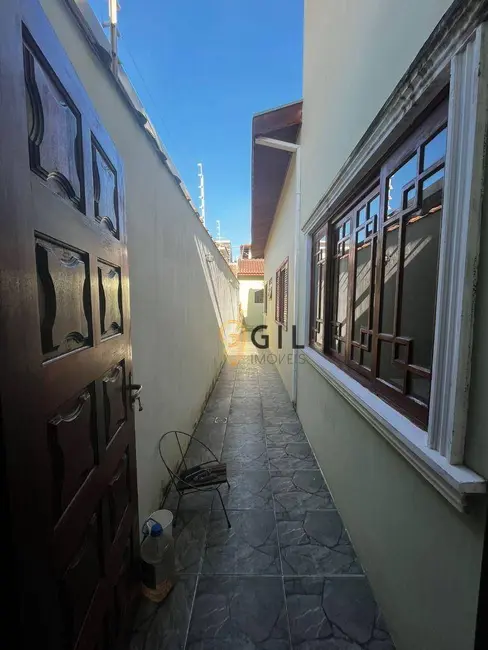 Foto 5 de Sobrado com 4 quartos à venda, 300m2 em Jardim Santa Maria, Jacarei - SP