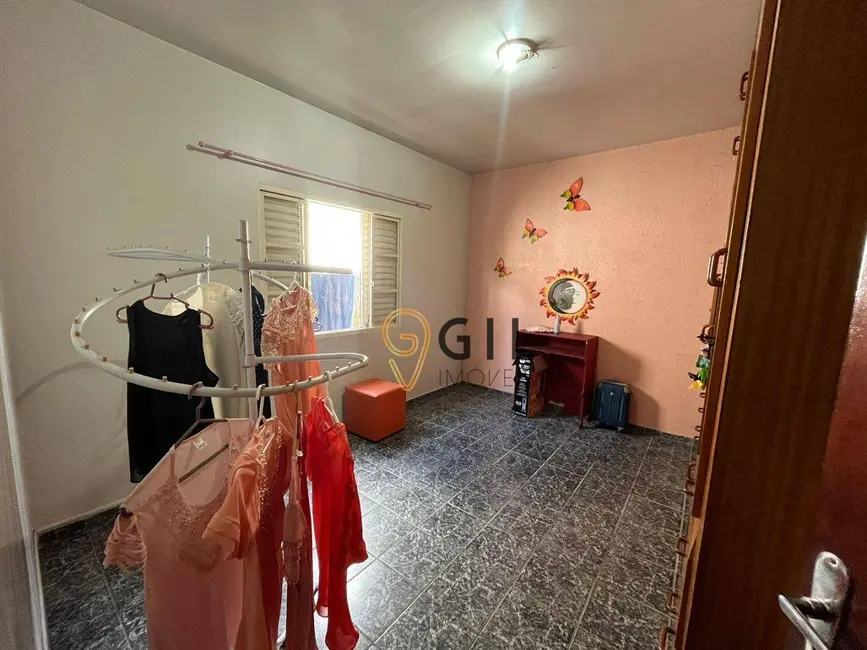 Casa com 4 quartos à venda e para alugar, 175m2 em Jardim Califórnia, Jacarei - SP - imagem 8 Foto 8 de Casa com 4 quartos à venda e para alugar, 175m2 em Jardim Califórnia, Jacarei - SP