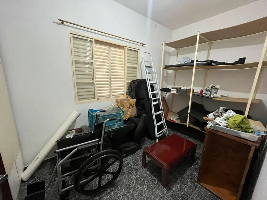 Casa com 4 quartos à venda e para alugar, 175m2 em Jardim Califórnia, Jacarei - SP - imagem 7 Foto 7 de Casa com 4 quartos à venda e para alugar, 175m2 em Jardim Califórnia, Jacarei - SP