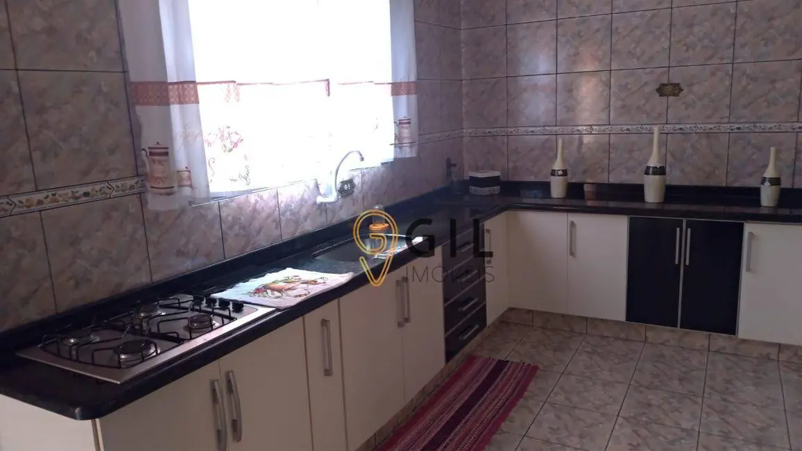 Foto 2 de Sobrado com 4 quartos à venda, 250m2 em Jardim Terras de São João, Jacarei - SP