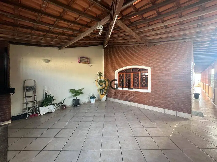 Foto 2 de Casa com 7 quartos à venda, 243m2 em Parque Santo Antônio, Jacarei - SP