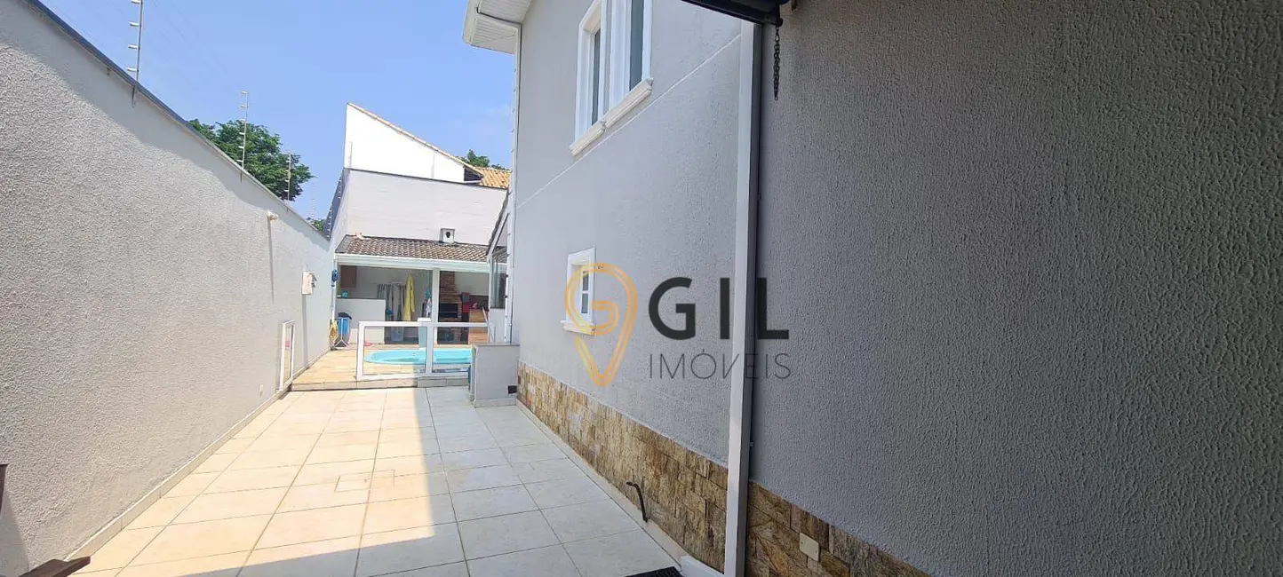 Sobrado com 3 quartos à venda, 250m2 em Jacarei - SP - imagem 5 Foto 5 de Sobrado com 3 quartos à venda, 250m2 em Jacarei - SP