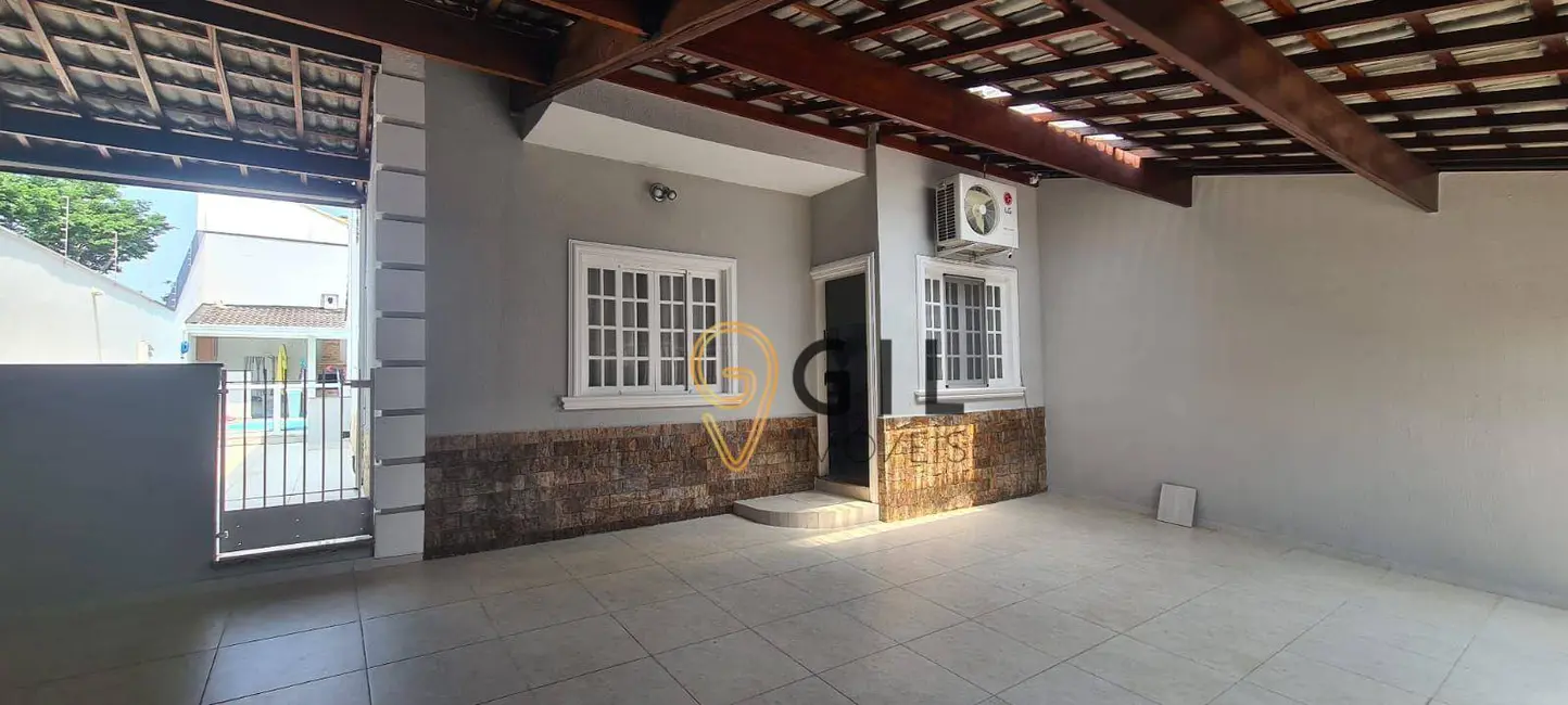 Sobrado com 3 quartos à venda, 250m2 em Jacarei - SP - imagem 4 Foto 4 de Sobrado com 3 quartos à venda, 250m2 em Jacarei - SP