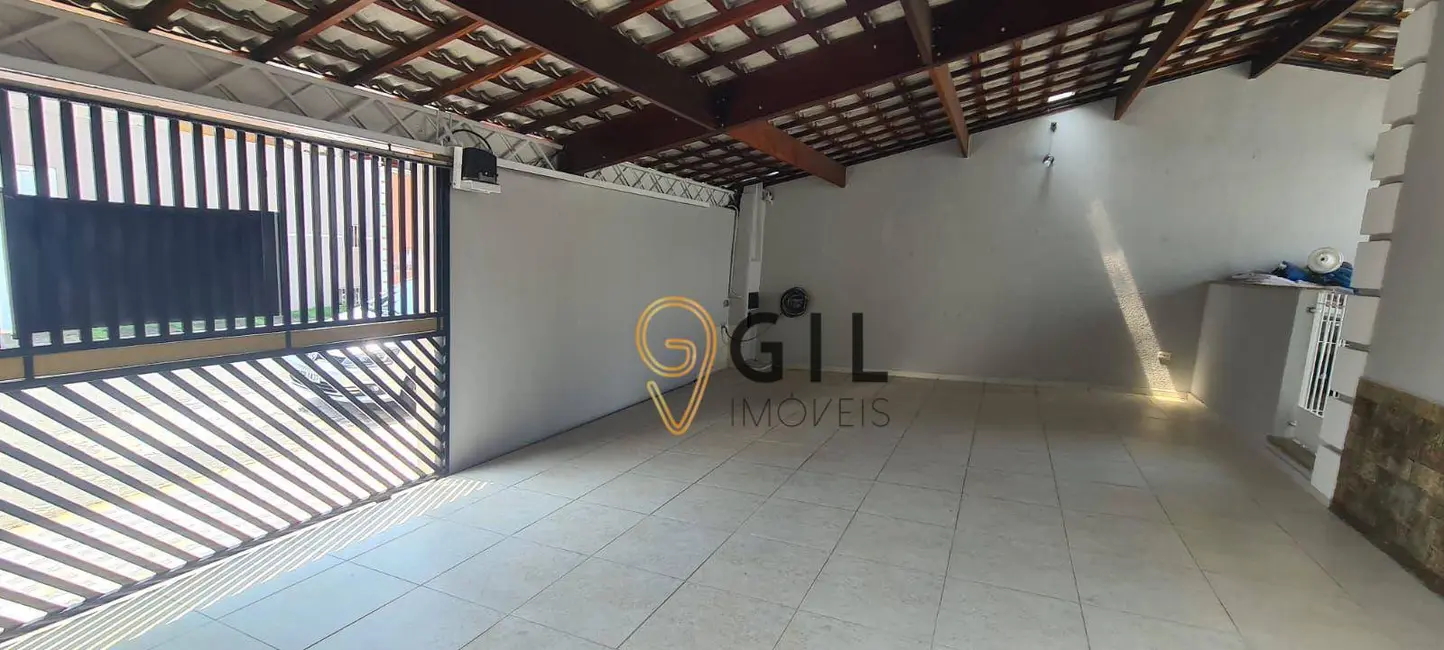 Sobrado com 3 quartos à venda, 250m2 em Jacarei - SP - imagem 2 Foto 2 de Sobrado com 3 quartos à venda, 250m2 em Jacarei - SP