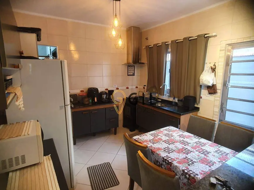 Foto 2 de Casa com 2 quartos à venda, 125m2 em Parque Meia Lua, Jacarei - SP