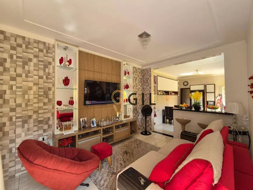 Foto 5 de Casa com 2 quartos à venda, 137m2 em Parque Imperial, Jacarei - SP