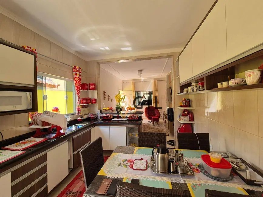 Foto 6 de Casa com 2 quartos à venda, 137m2 em Parque Imperial, Jacarei - SP