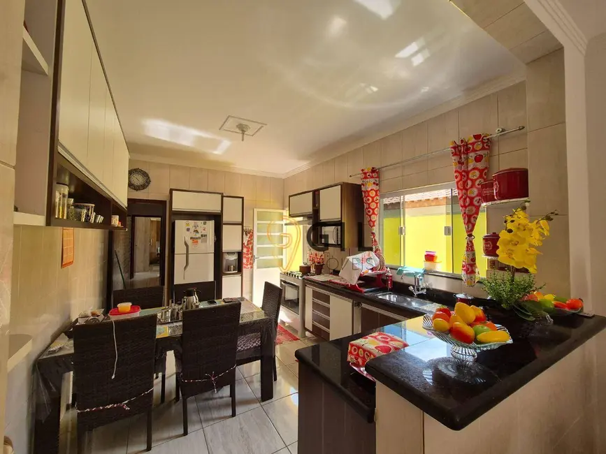 Foto 8 de Casa com 2 quartos à venda, 137m2 em Parque Imperial, Jacarei - SP