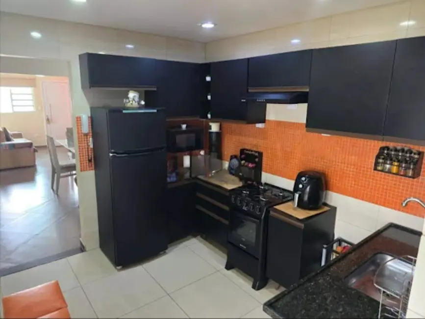 Foto 3 de Casa de Condomínio com 2 quartos à venda, 200m2 em Parque Santo Antônio, Jacarei - SP