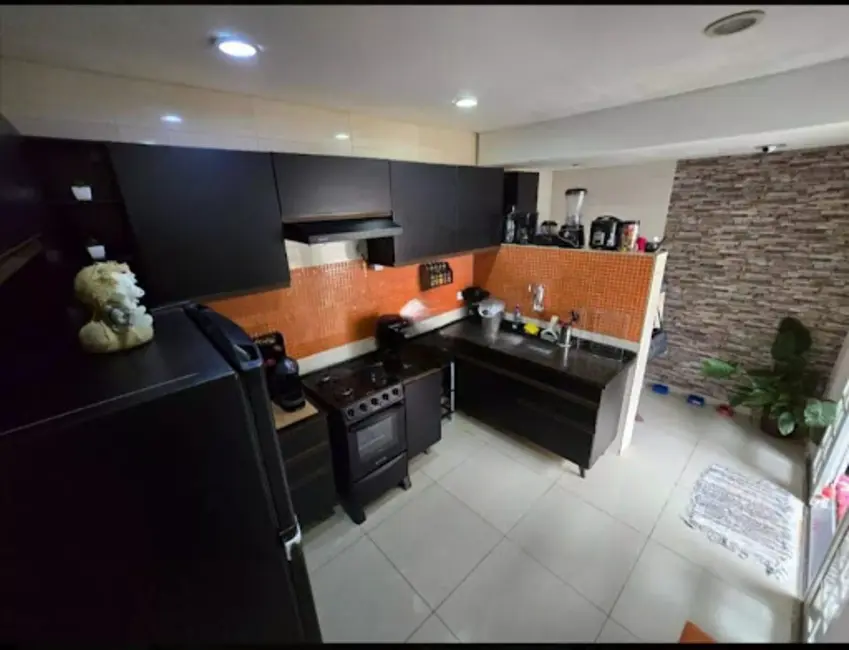 Foto 4 de Casa de Condomínio com 2 quartos à venda, 200m2 em Parque Santo Antônio, Jacarei - SP