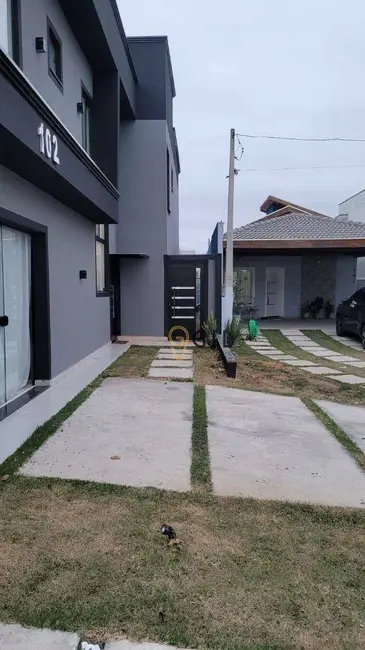 Foto 3 de Sobrado com 3 quartos à venda, 350m2 em Jardim Jacinto, Jacarei - SP