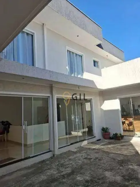 Foto 3 de Sobrado com 3 quartos à venda, 250m2 em Jacarei - SP