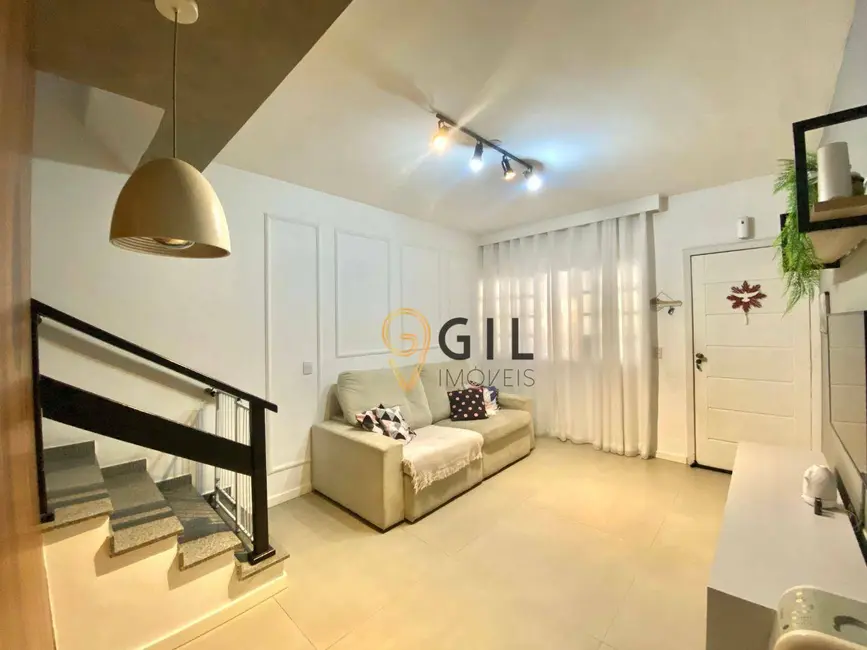 Foto 3 de Sobrado com 2 quartos à venda, 76m2 em Jardim Jacinto, Jacarei - SP