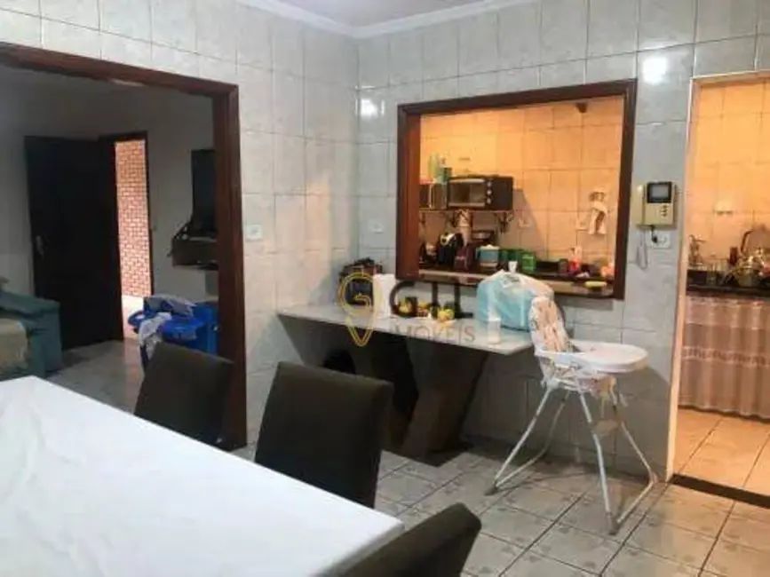 Foto 3 de Casa com 3 quartos à venda, 250m2 em Centro, Jacarei - SP