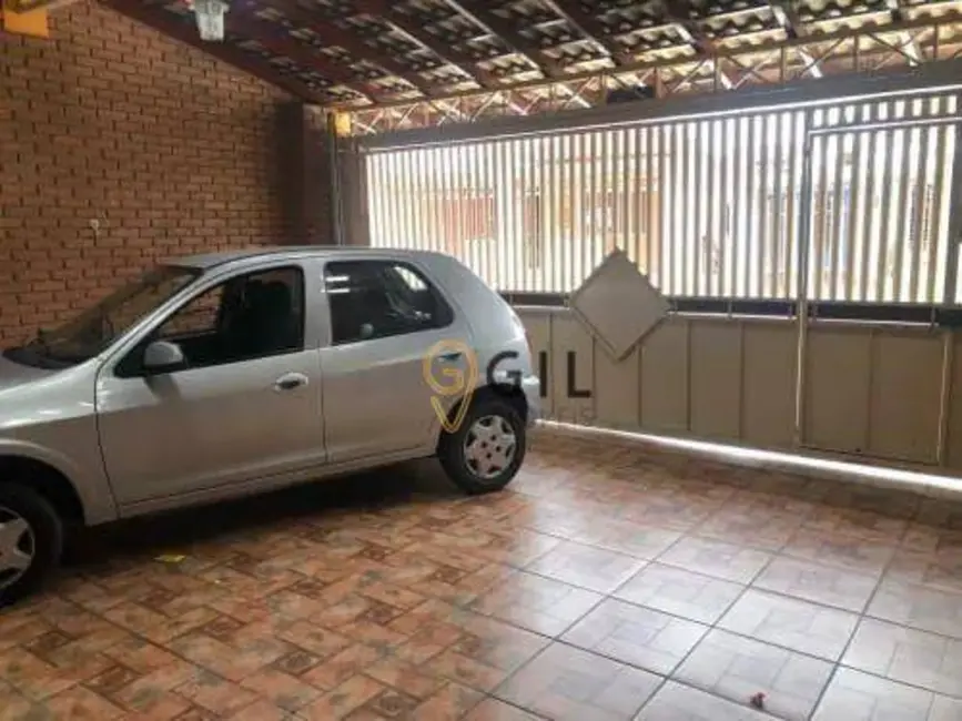 Foto 1 de Casa com 3 quartos à venda, 250m2 em Centro, Jacarei - SP