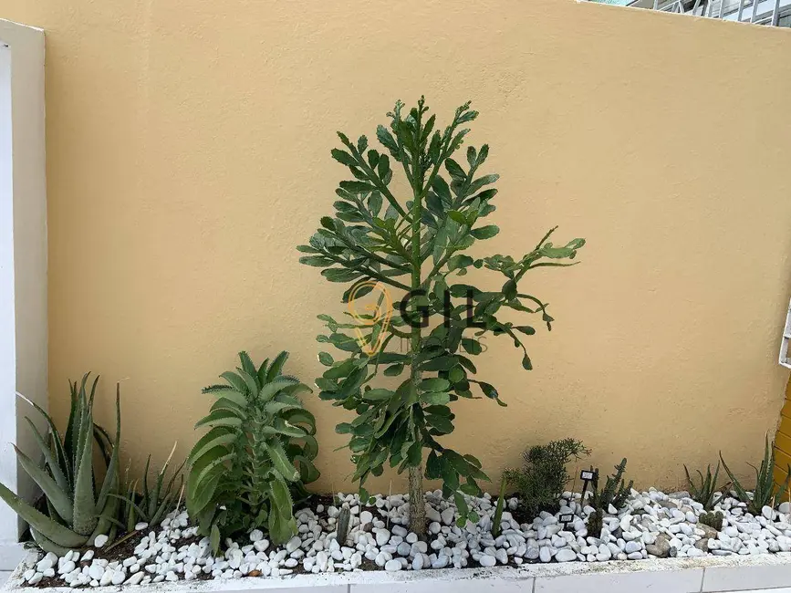 Foto 2 de Sobrado com 3 quartos à venda, 180m2 em Jardim Santa Maria, Jacarei - SP