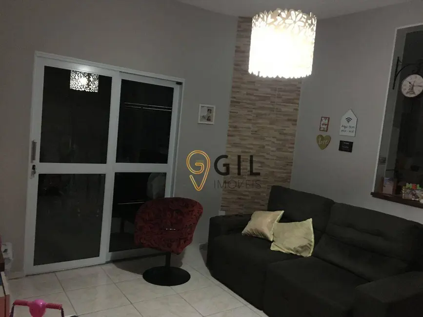 Casa com 2 quartos à venda, 140m2 em Parque dos Príncipes, Jacarei - SP - imagem 2 Foto 2 de Casa com 2 quartos à venda, 140m2 em Parque dos Príncipes, Jacarei - SP