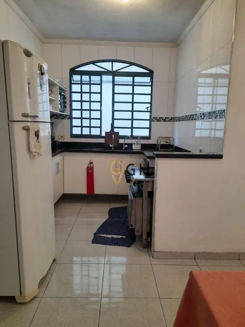 Foto 6 de Sobrado com 3 quartos à venda, 192m2 em Parque dos Príncipes, Jacarei - SP