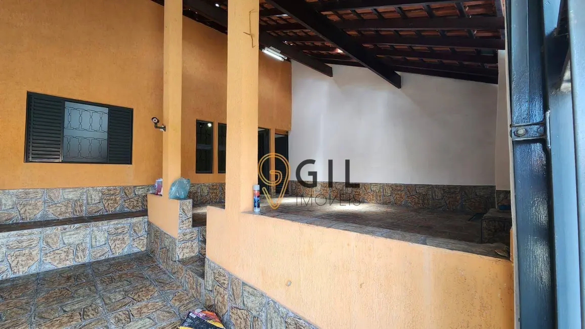 Casa com 2 quartos à venda, 200m2 em Conjunto São Benedito, Jacarei - SP - imagem 2 Foto 2 de Casa com 2 quartos à venda, 200m2 em Conjunto São Benedito, Jacarei - SP