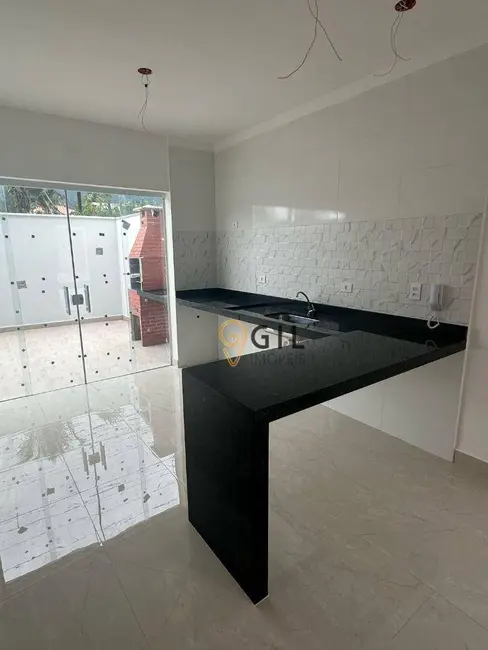 Foto 4 de Sobrado com 2 quartos à venda, 182m2 em Rio do Ouro, Caraguatatuba - SP