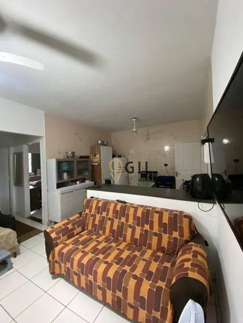 Casa com 2 quartos à venda, 150m2 em Centro, Caraguatatuba - SP - imagem 8 Foto 8 de Casa com 2 quartos à venda, 150m2 em Centro, Caraguatatuba - SP